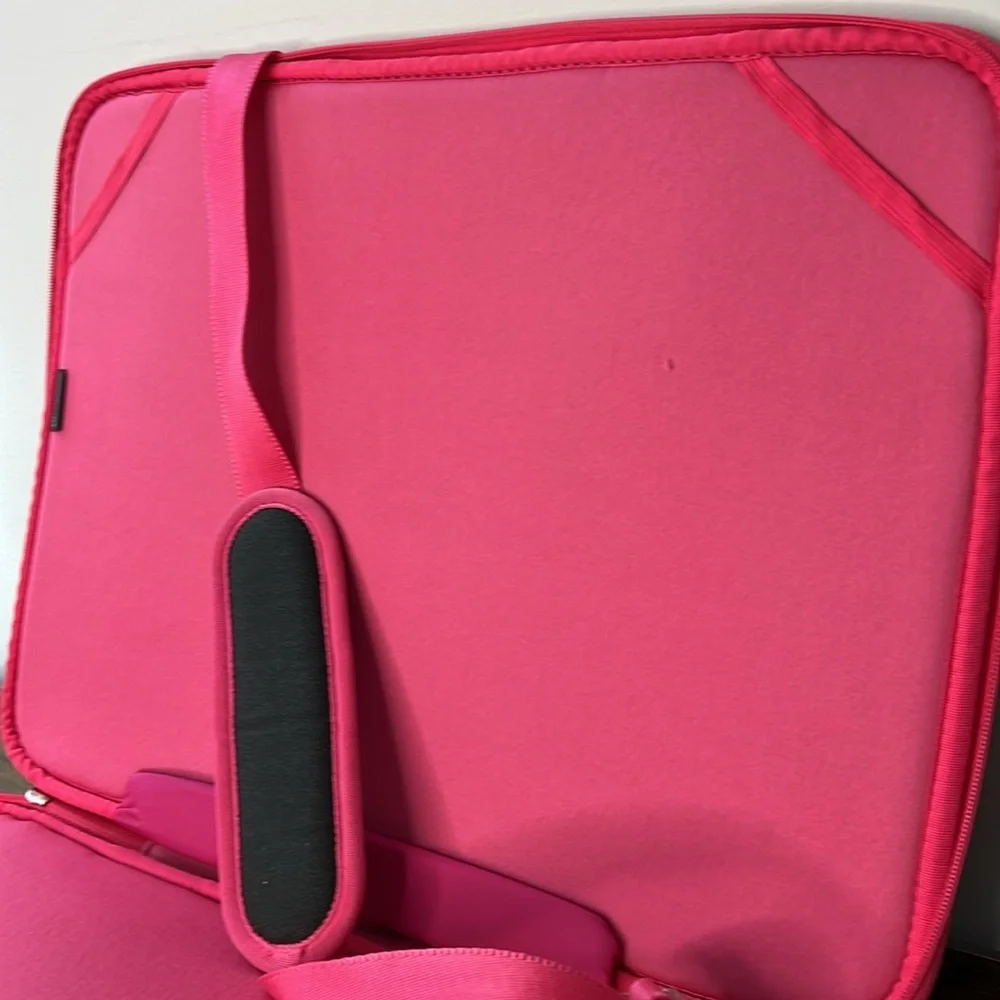 Casecrown Hot Pink Laptop/iPad Combo Carrier